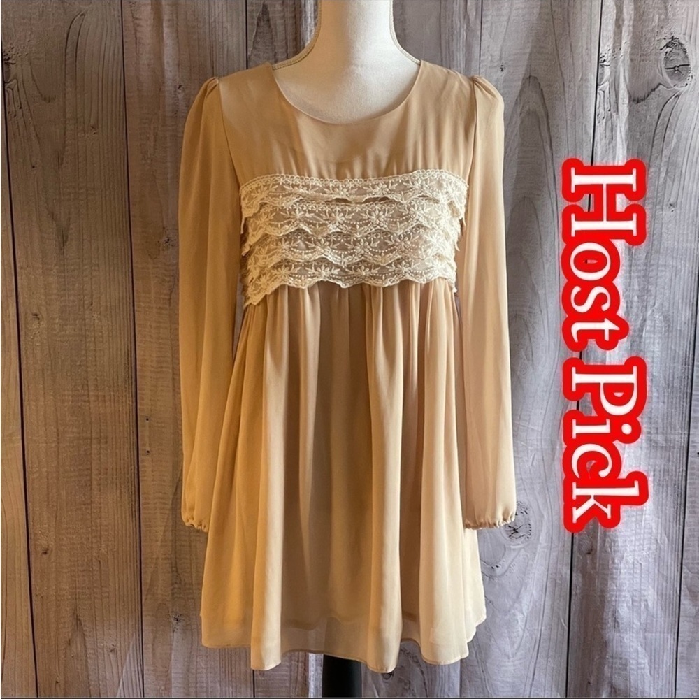 ✅5X Host Pick✅ Lily J London Maternity Blouse, Medium